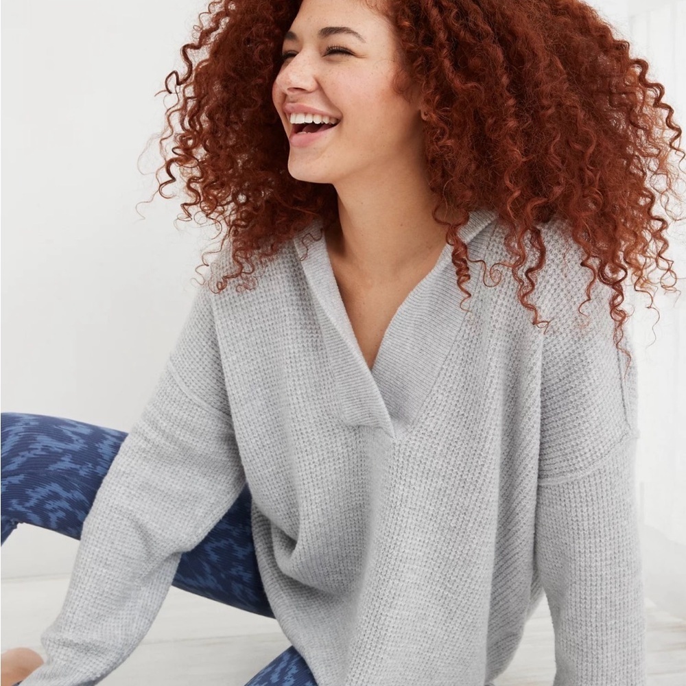 Aerie Light Gray Oversized V-Neck Sweater size XXS